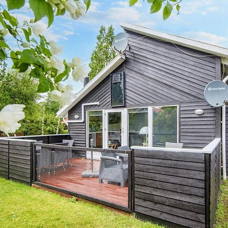 5 Person Holiday Home In Hovborg Buitenkant foto